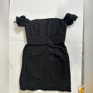 Black vineyard vines tea dress off the shoulders